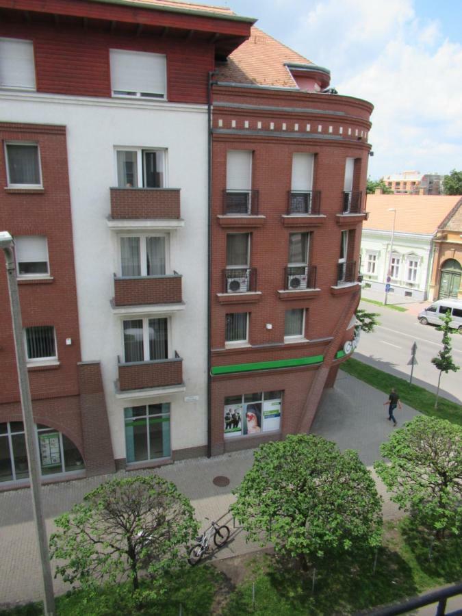 Pasti Central Apartment. Debreczyn Zewnętrze zdjęcie